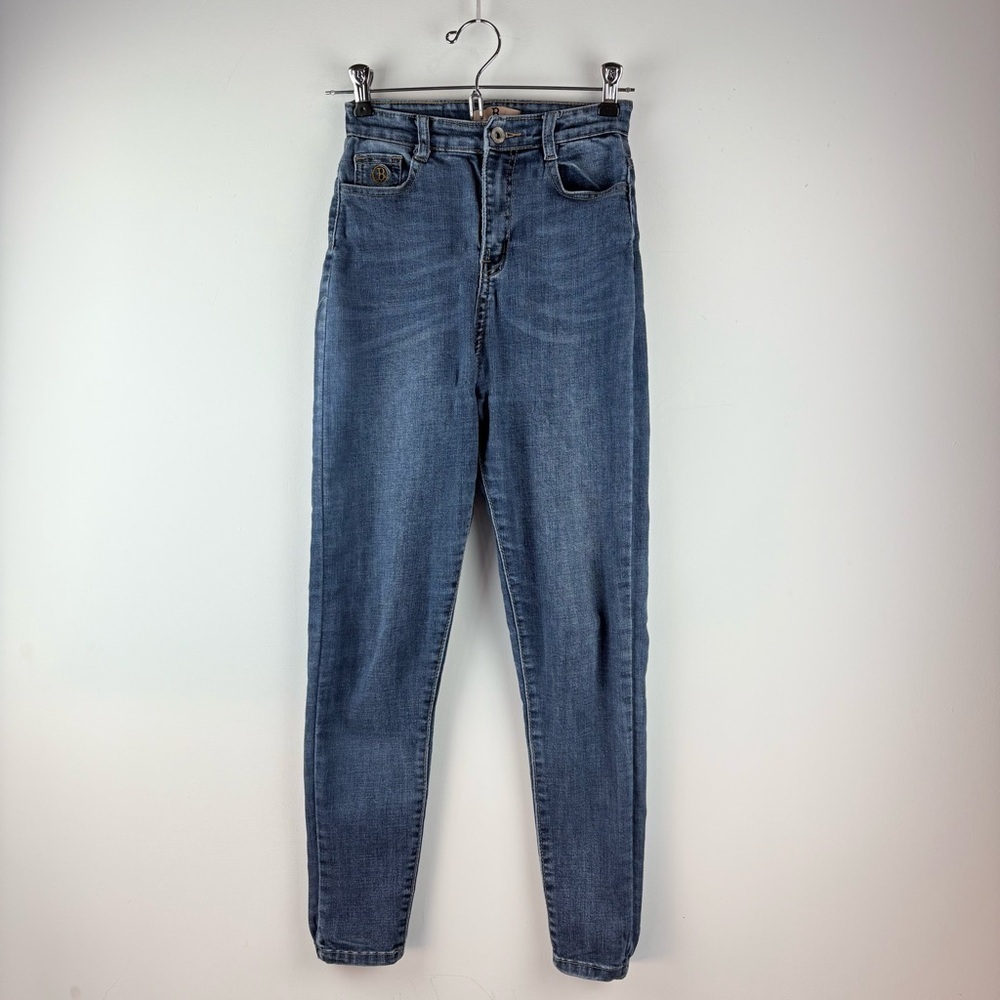 Women’s Junior B Jeans Blue Denim Straight Skinny Leg Size 00 Embroidered Logo